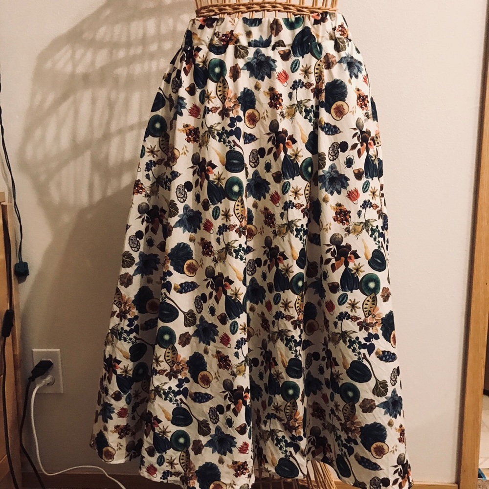 House of Bruar 🏡 Flowers and Fruits Skirt